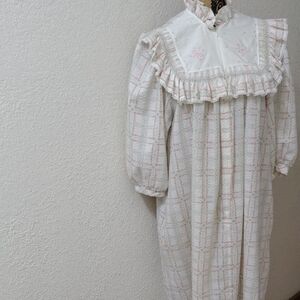 Gilligan & O'Malley Cream and Pink Checkered Nightgown